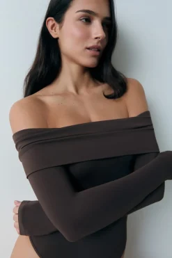 Sale ETAM Body con hombros descubiertos CHOCOLATE