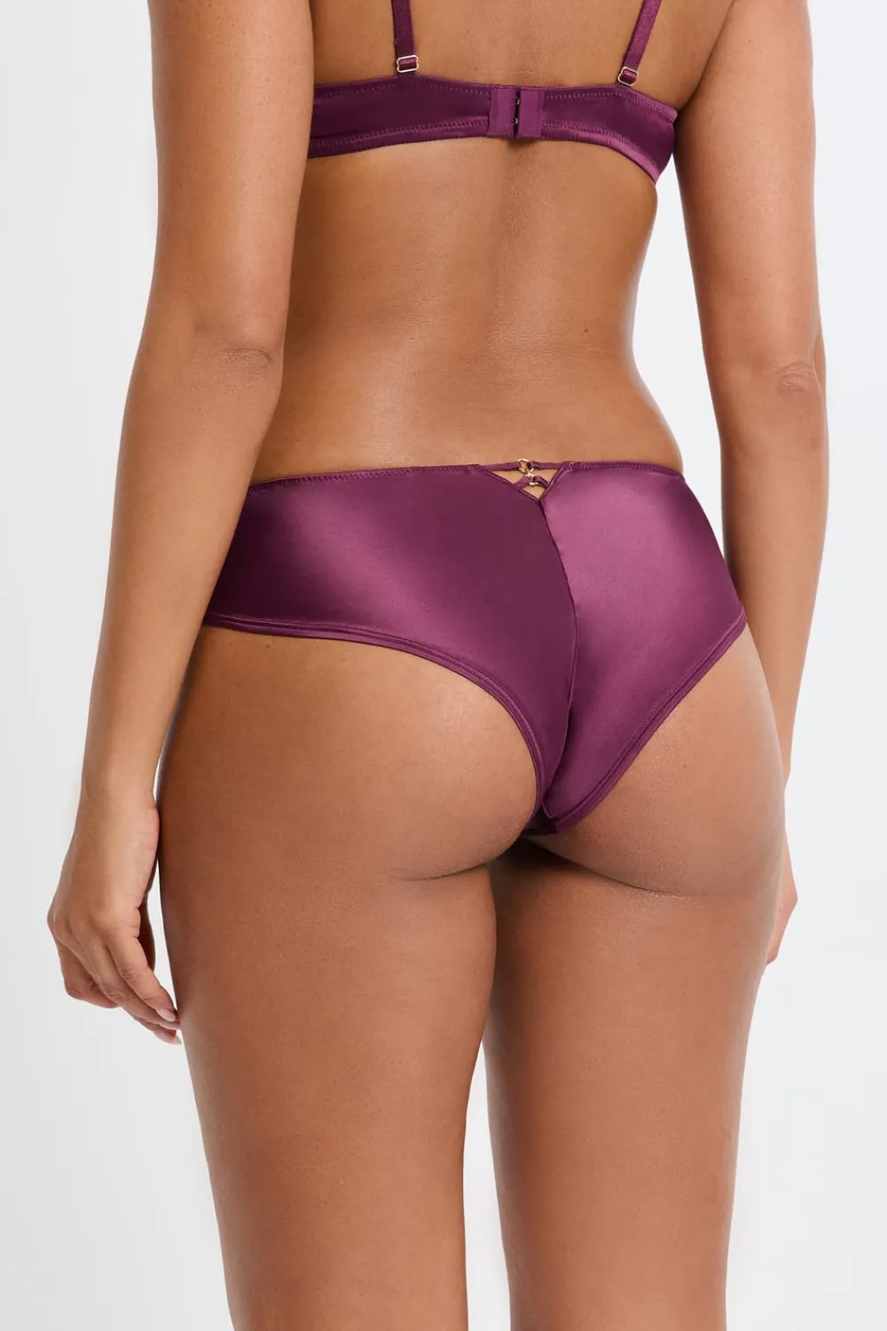 Outlet ETAM Braga brasileña con bordado floral MORADO