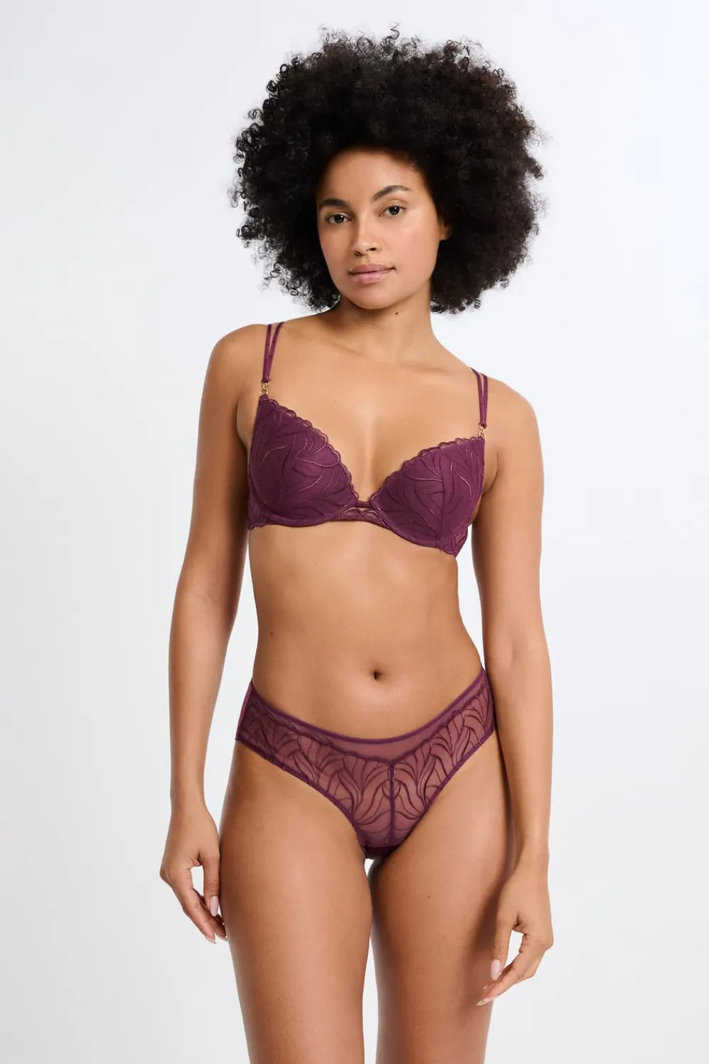 Outlet ETAM Braga brasileña con bordado floral MORADO