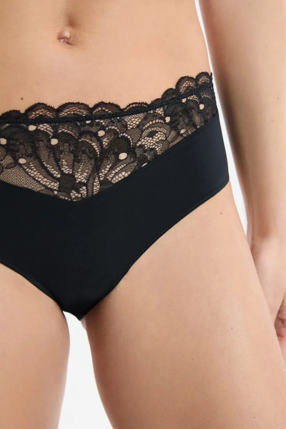 Sale ETAM Braga culotte con detalles de encaje NEGRO