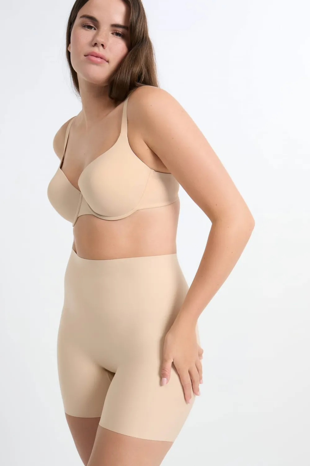 ETAM Braga moldeadora - Sujeción fuerte C.BEIGE