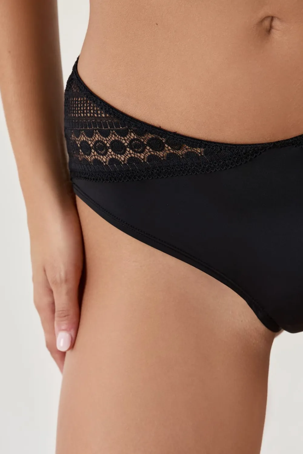 ETAM Braguita culotte con detalle de encaje NEGRO