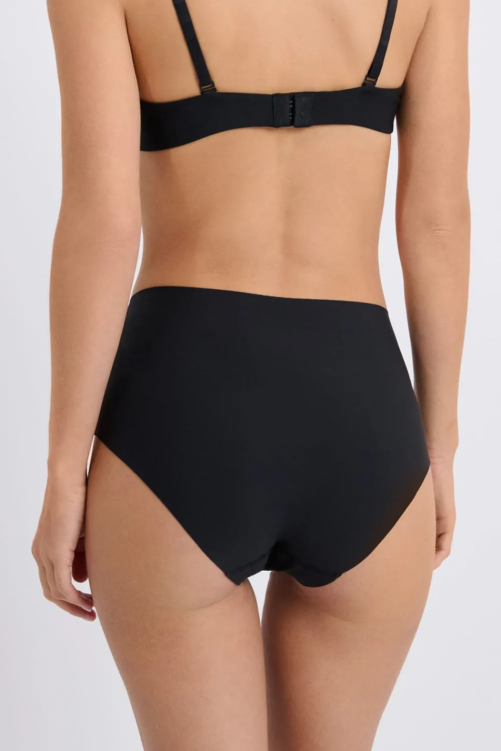 Hot ETAM Braguita midi de microfibra NEGRO