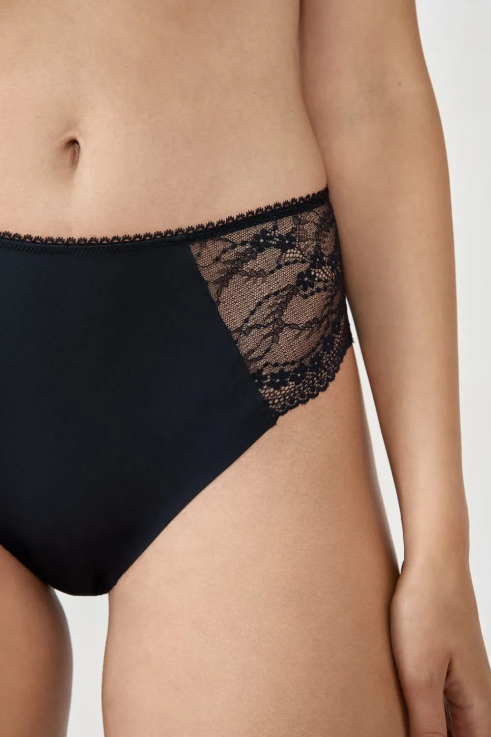 Online ETAM Braguitas Midi NEGRO