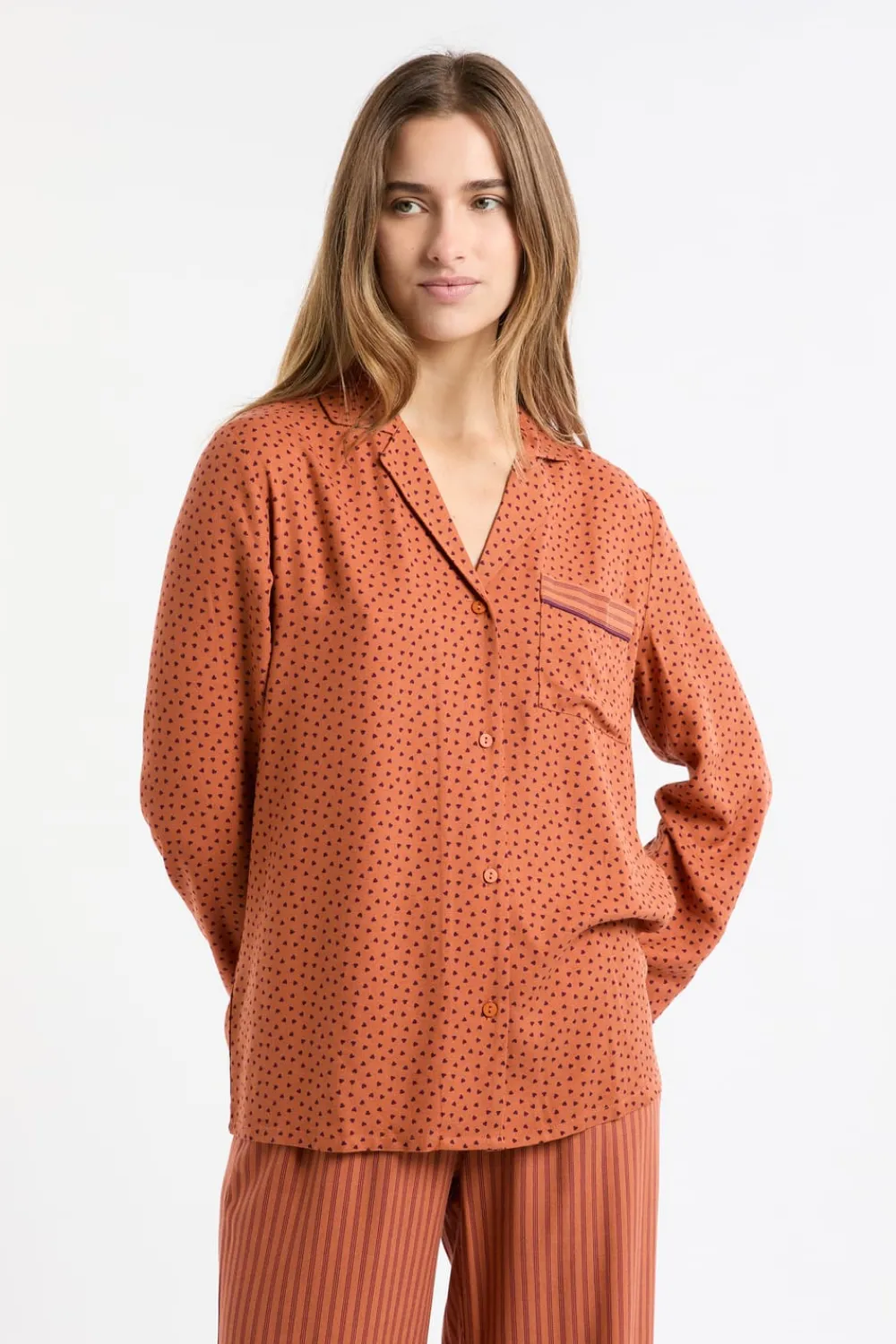 Sale ETAM Camisa de pijama con estampado de corazones MARRÓN