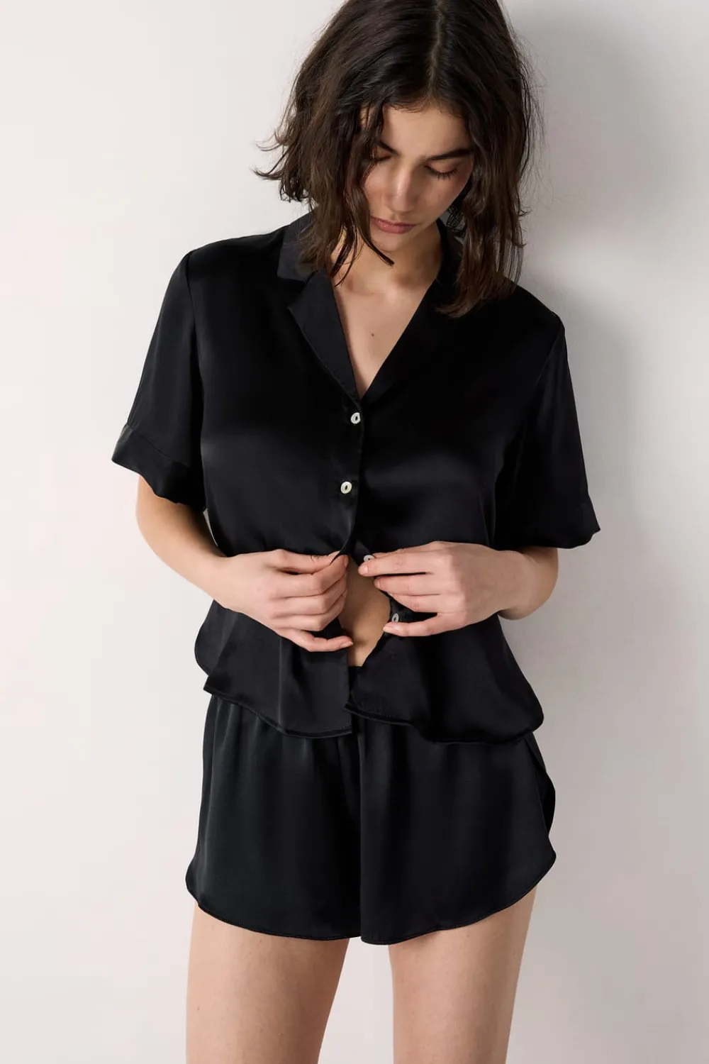 Outlet ETAM Camisa de pijama de seda de manga corta NEGRO