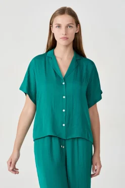 Online ETAM Camisa satinada de manga corta VERDE