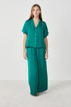 Online ETAM Camisa satinada de manga corta VERDE