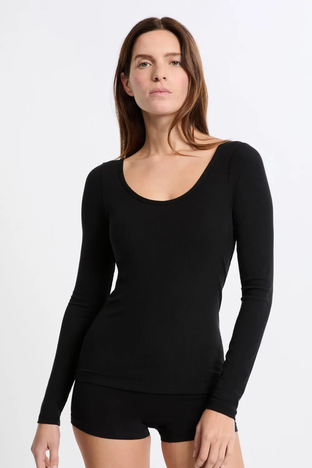Outlet ETAM Camiseta de manga larga con cuello bailarina y sujetador integrado NEGRO