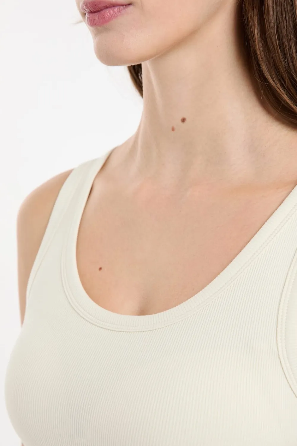 Online ETAM Camiseta sin mangas con sujetador integrado crudo
