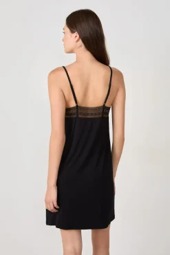 Outlet ETAM Camisón escotado de encaje NEGRO