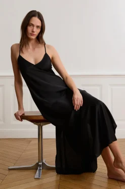 Outlet ETAM Camisón largo con detalles bordados NEGRO