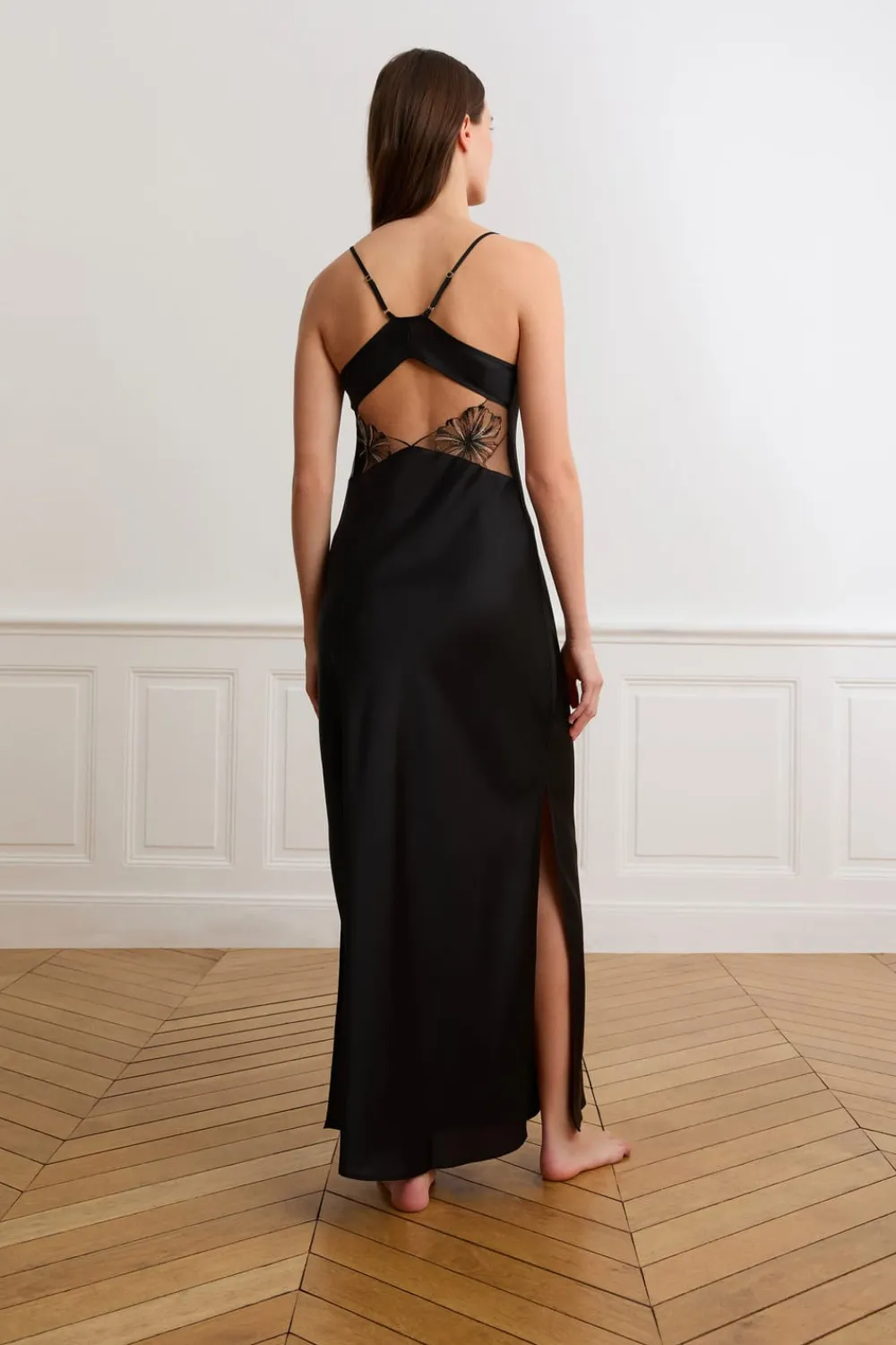 Outlet ETAM Camisón largo con detalles bordados NEGRO