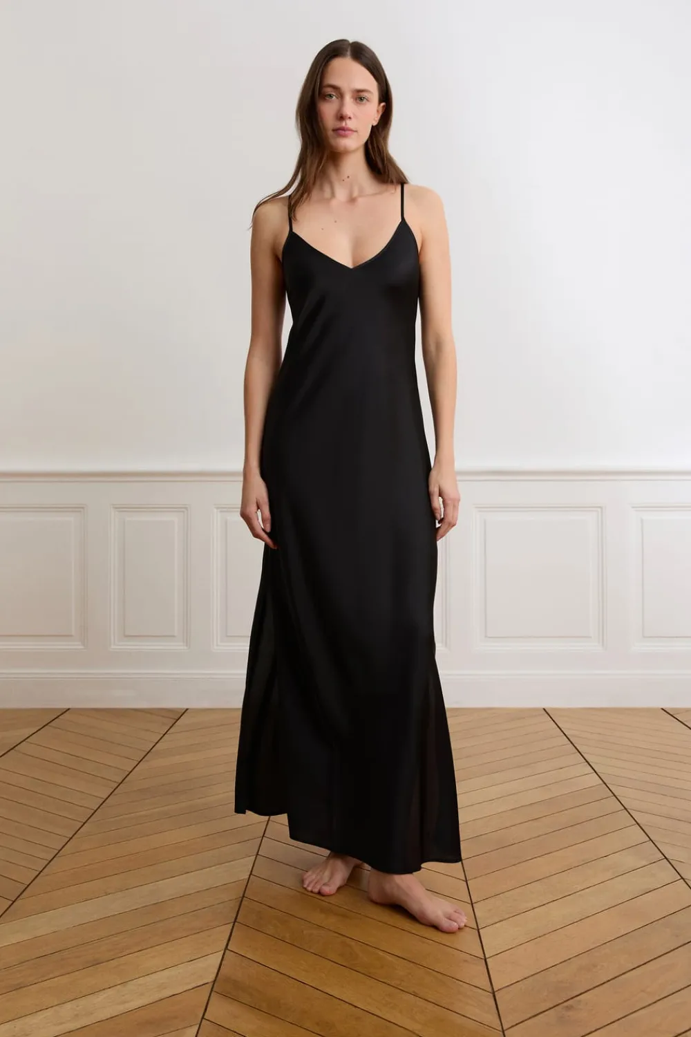 Outlet ETAM Camisón largo con detalles bordados NEGRO