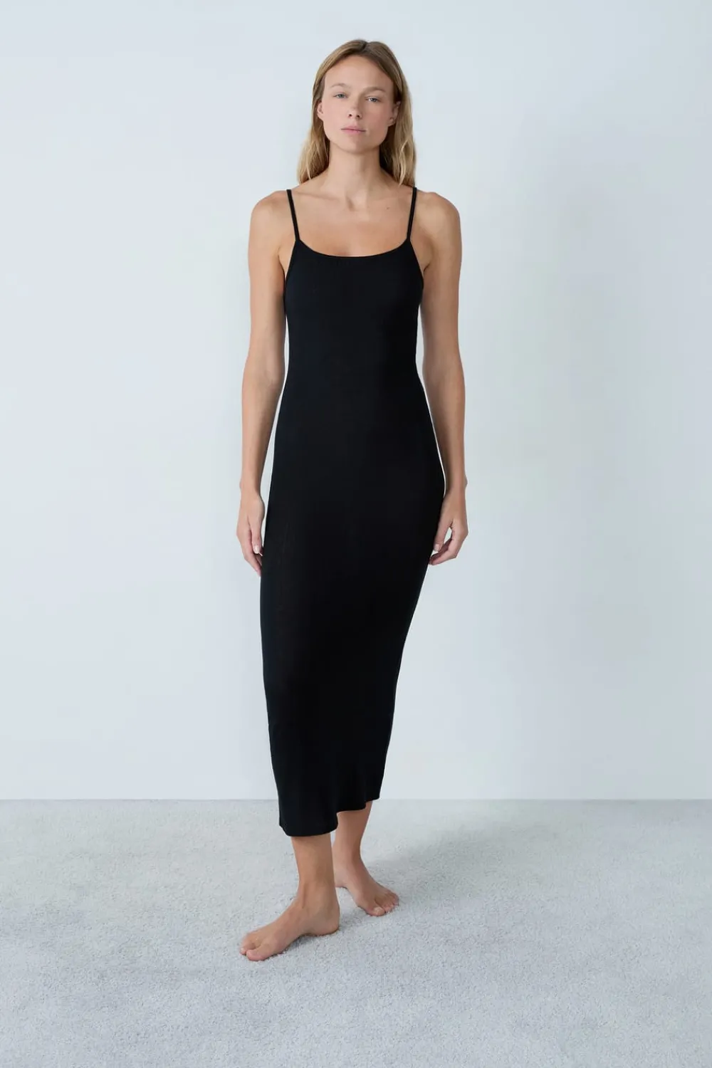 Online ETAM Camisón largo de algodón acanalado con tirantes finos NEGRO