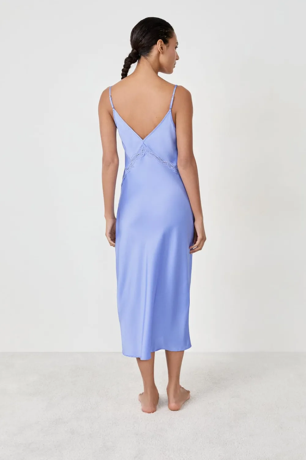 ETAM Camisón largo satinado con detalles de encaje AZUL