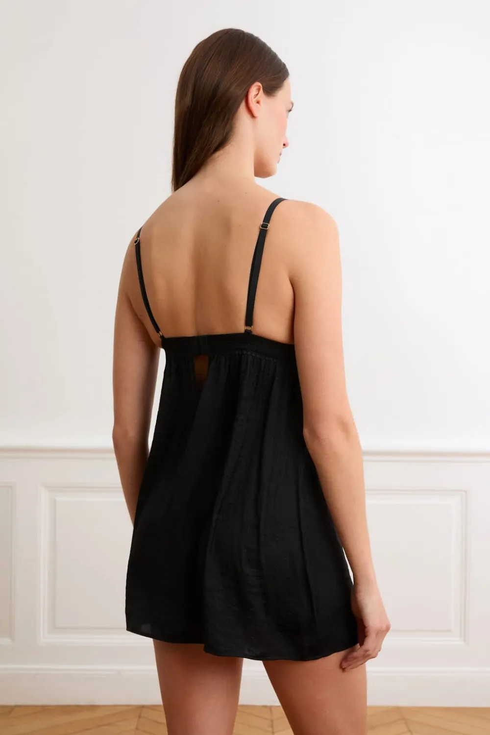 Outlet ETAM Camisón satinado con detalles de encaje NEGRO