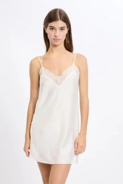 New ETAM Camisón satinado con detalles de encaje CRUDO