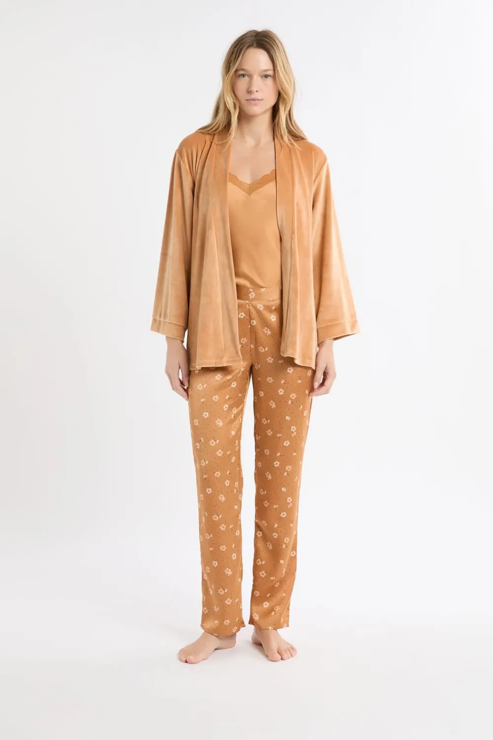 New ETAM Conjunto de pijama de 3 piezas de satén con estampado floral IMP FD MARRÓN