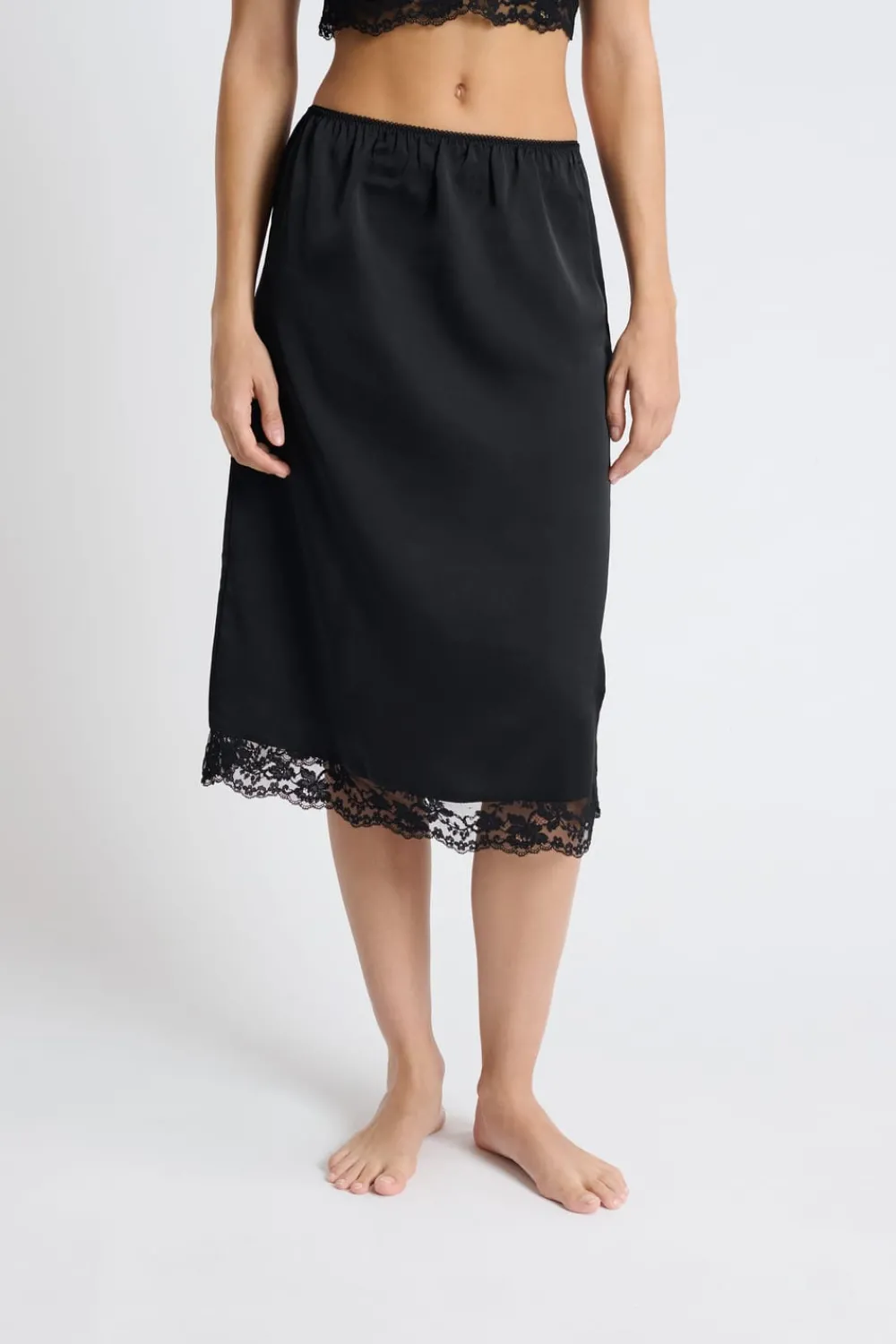 Outlet ETAM Falda de pijama satinada con detalles de encaje NEGRO
