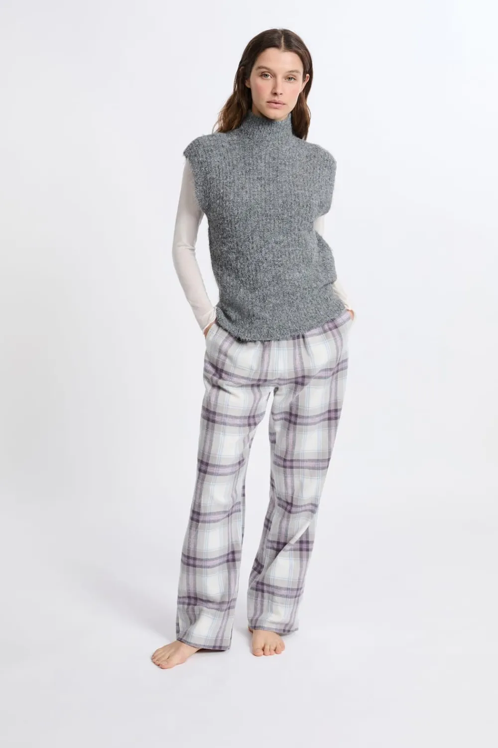Sale ETAM Jersey sin mangas con cuello alto GRIS
