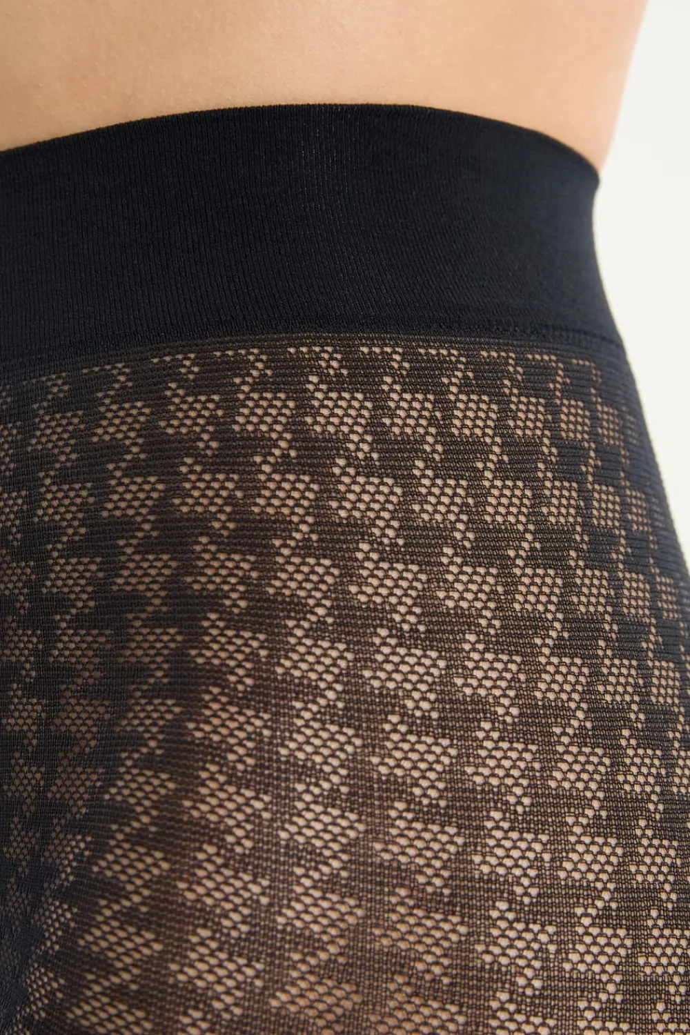 Discount ETAM Medias semitransparentes con estampado NEGRO