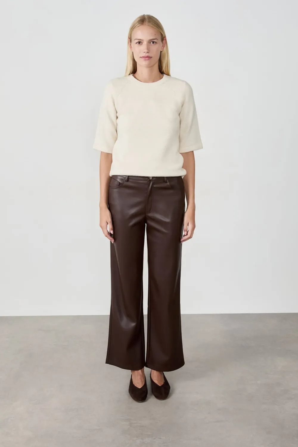 Online ETAM Pantalón anchos con efecto piel CHOCOLATE