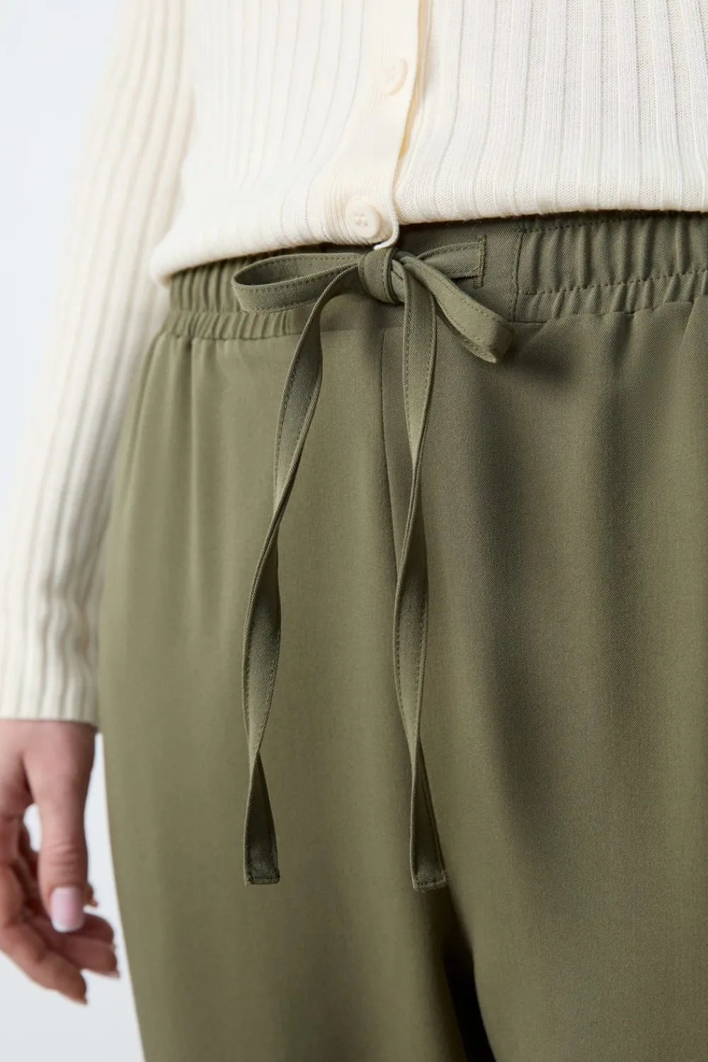 Clearance ETAM Pantalón corte cigarette con lazada ARCILLA