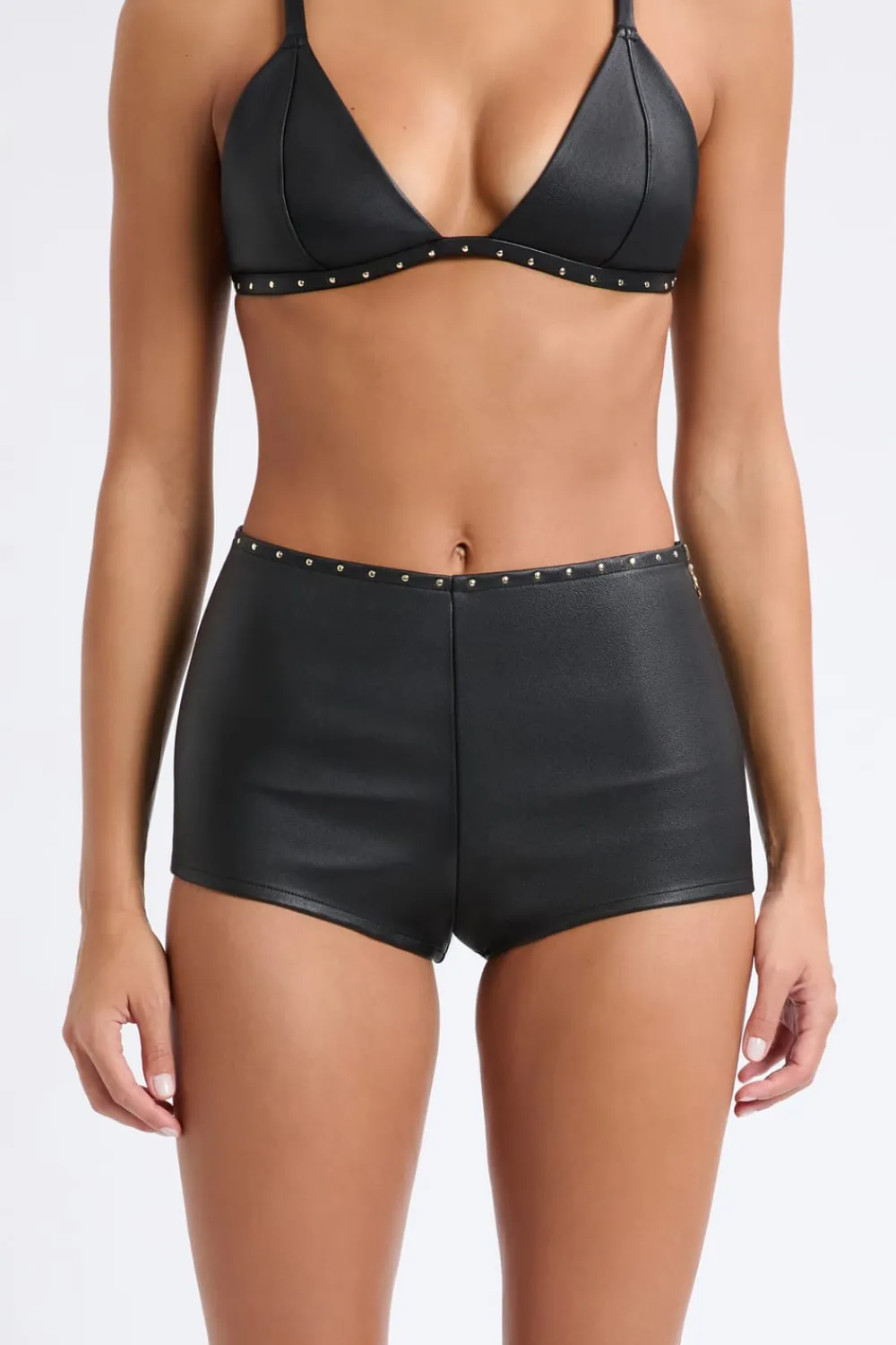 Sale ETAM Pantalón corto de cuero NEGRO