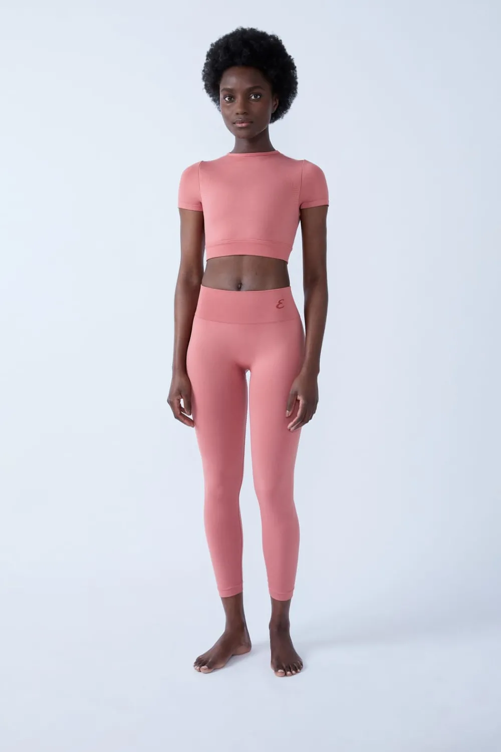 Discount ETAM Pantalón corto de deporte ROSA EMPOLVADO