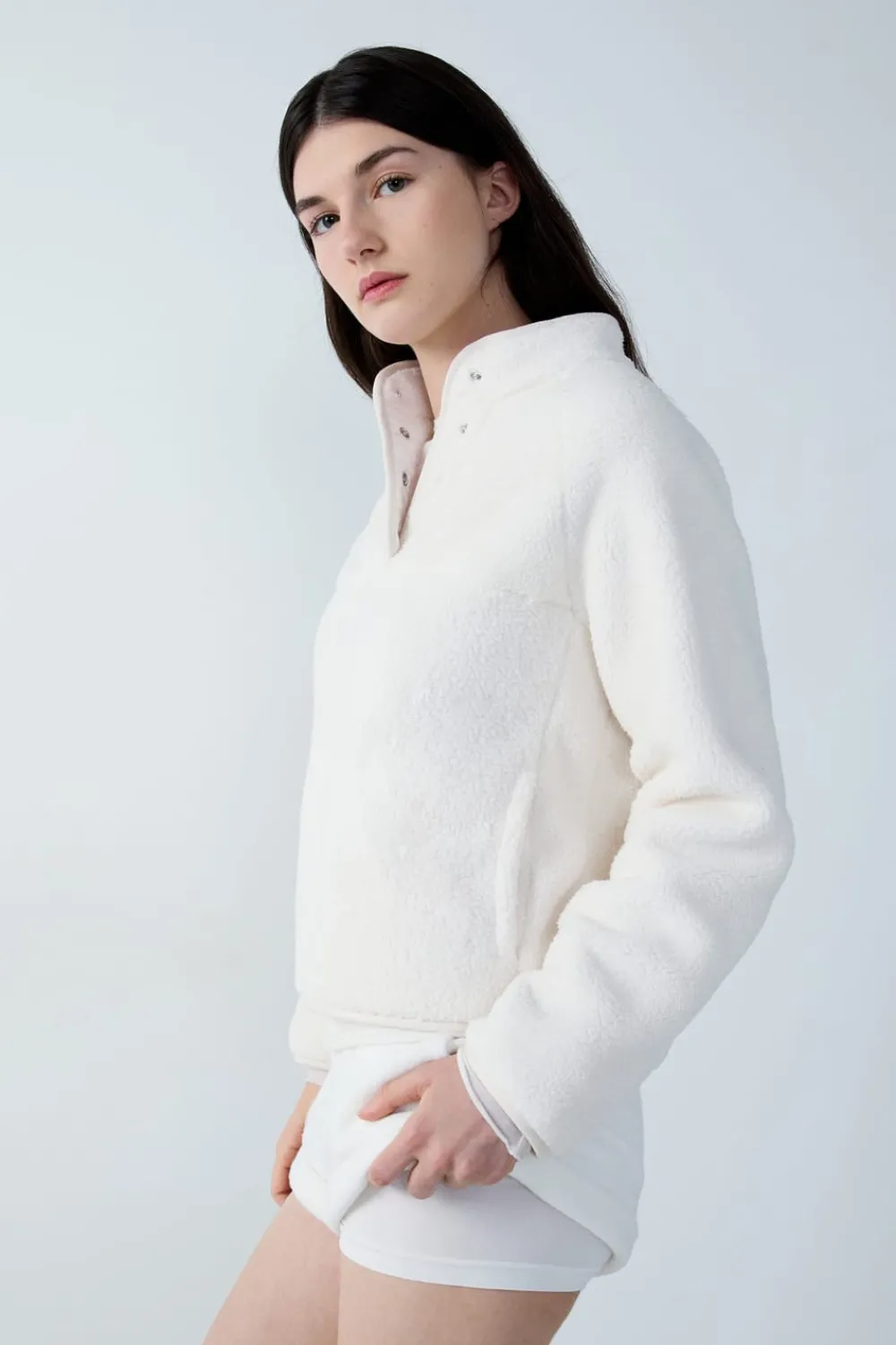 Outlet ETAM Pantalón corto de forro polar granulado CRUDO