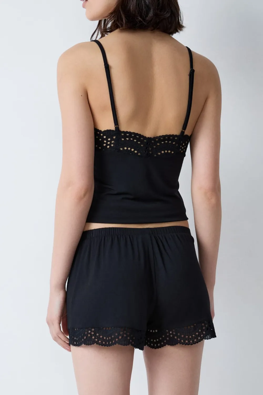 Sale ETAM Pantalón corto de pijama de modal con detalles de encaje NEGRO
