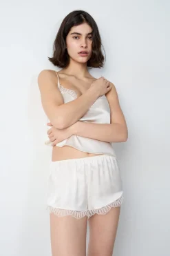 New ETAM Pantalón corto de seda con detalle de encaje CRUDO