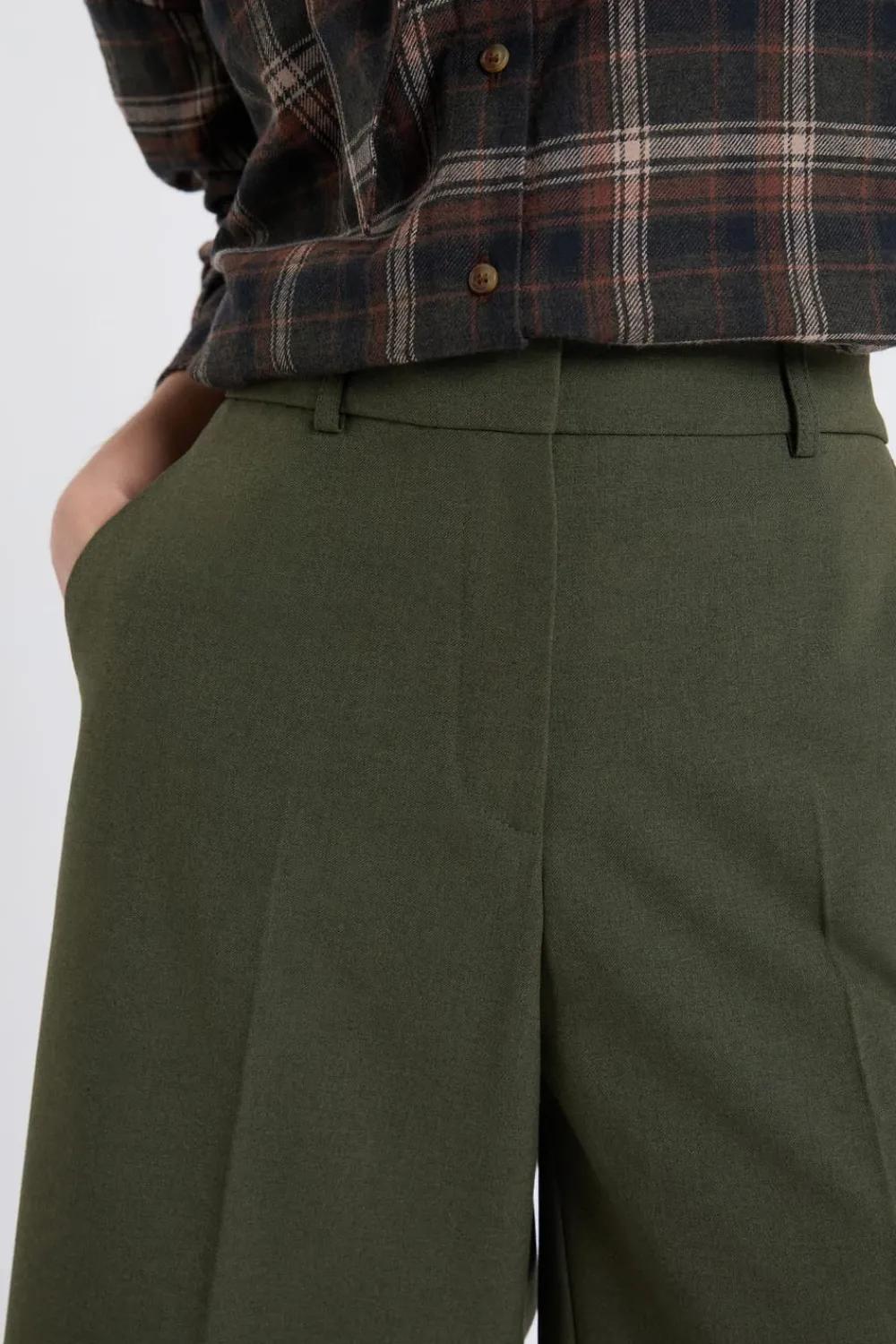 Discount ETAM Pantalón corto tipo bermuda CAQUI