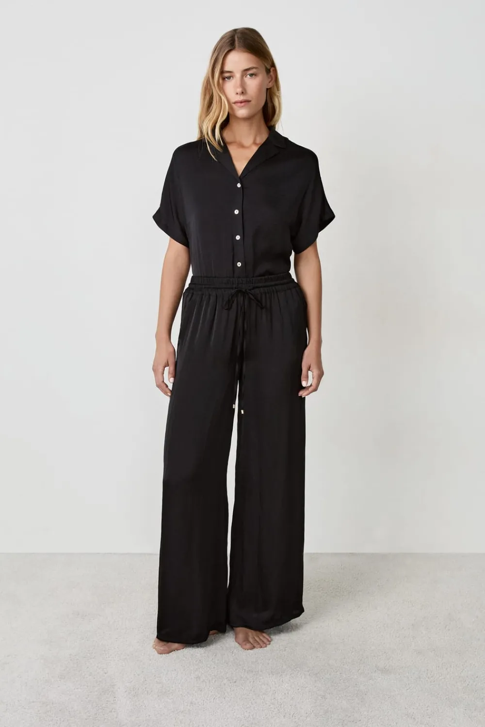 Online ETAM Pantalón satinado de corte ancho NEGRO