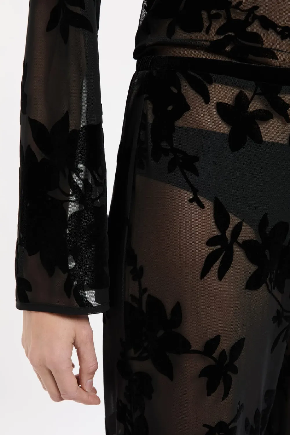Sale ETAM Pantalon transparent à motif floral NOIR