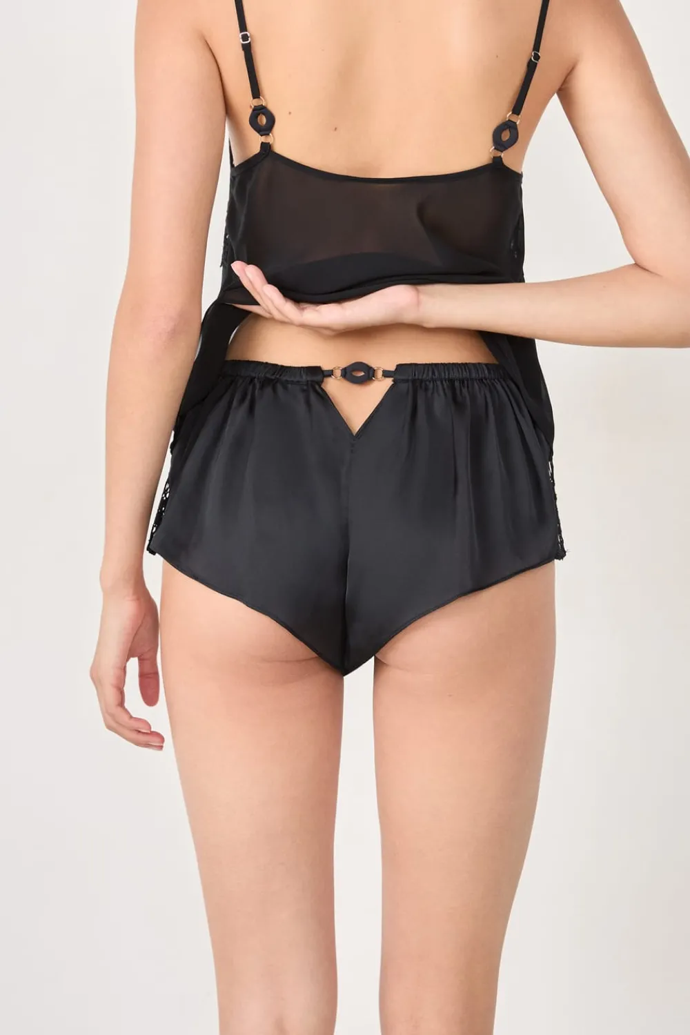 Outlet ETAM Pantalones cortos de pijama satinados con detalles de encaje NEGRO