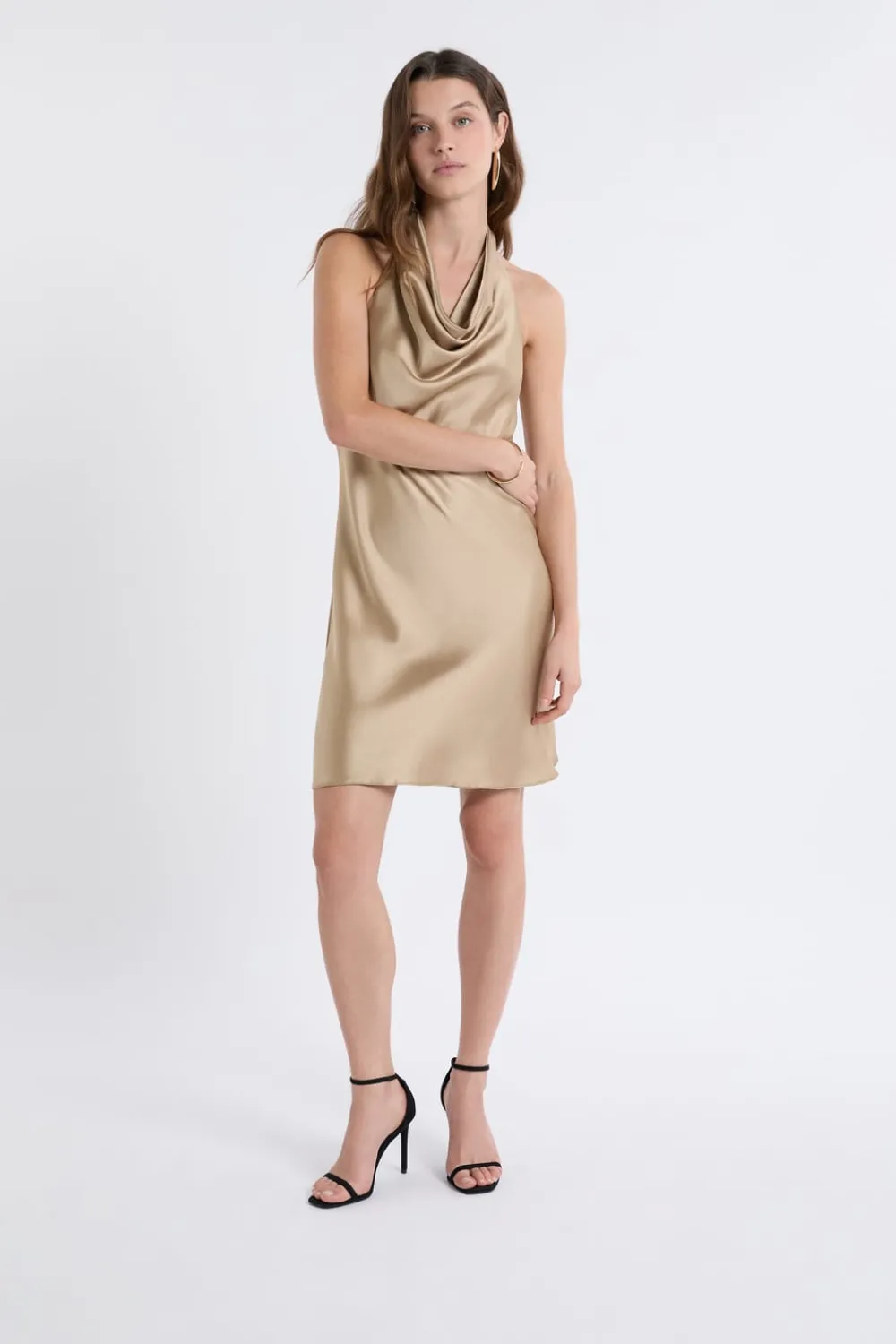 Outlet ETAM Robe satinée avec col benitier OR