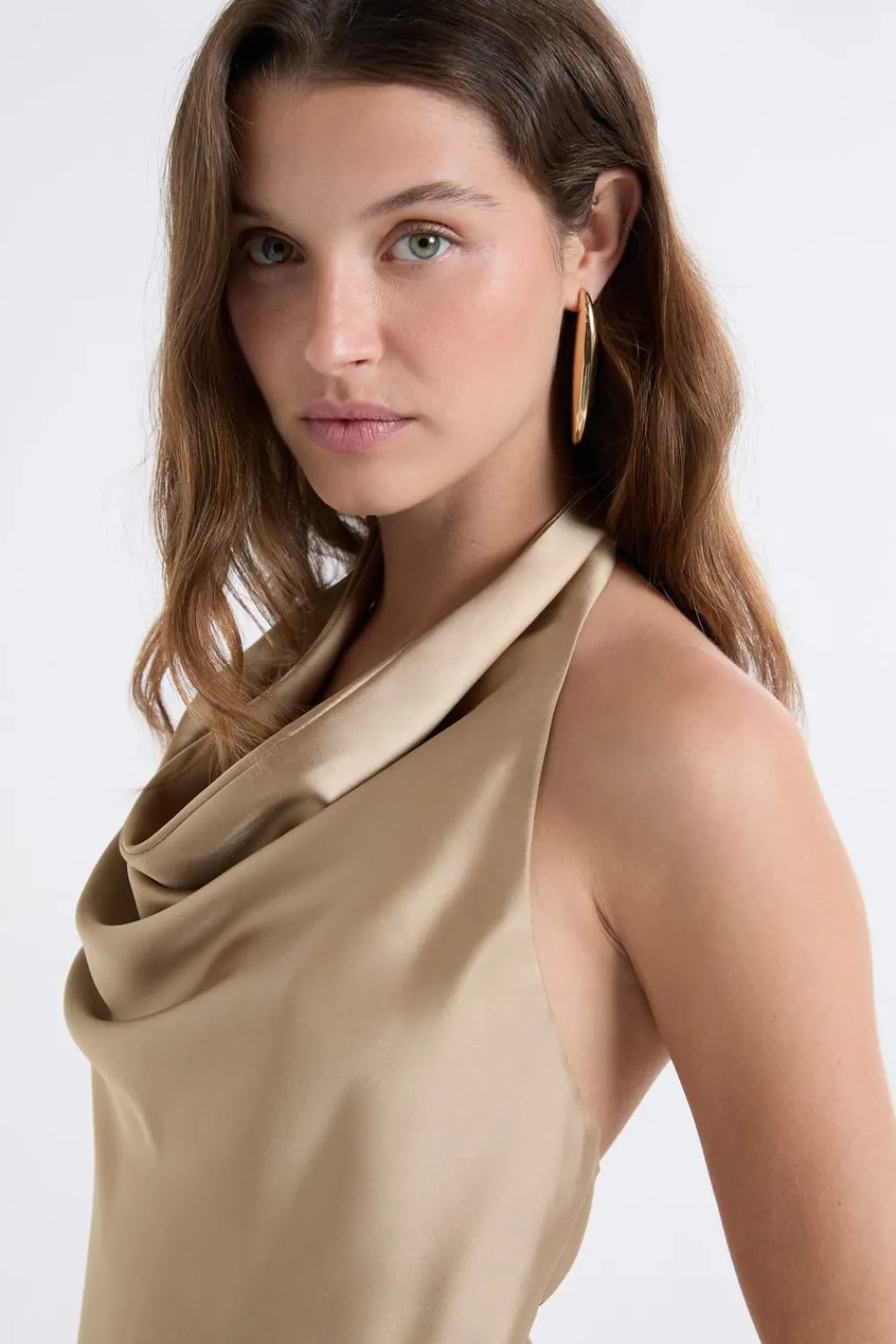 Outlet ETAM Robe satinée avec col benitier OR