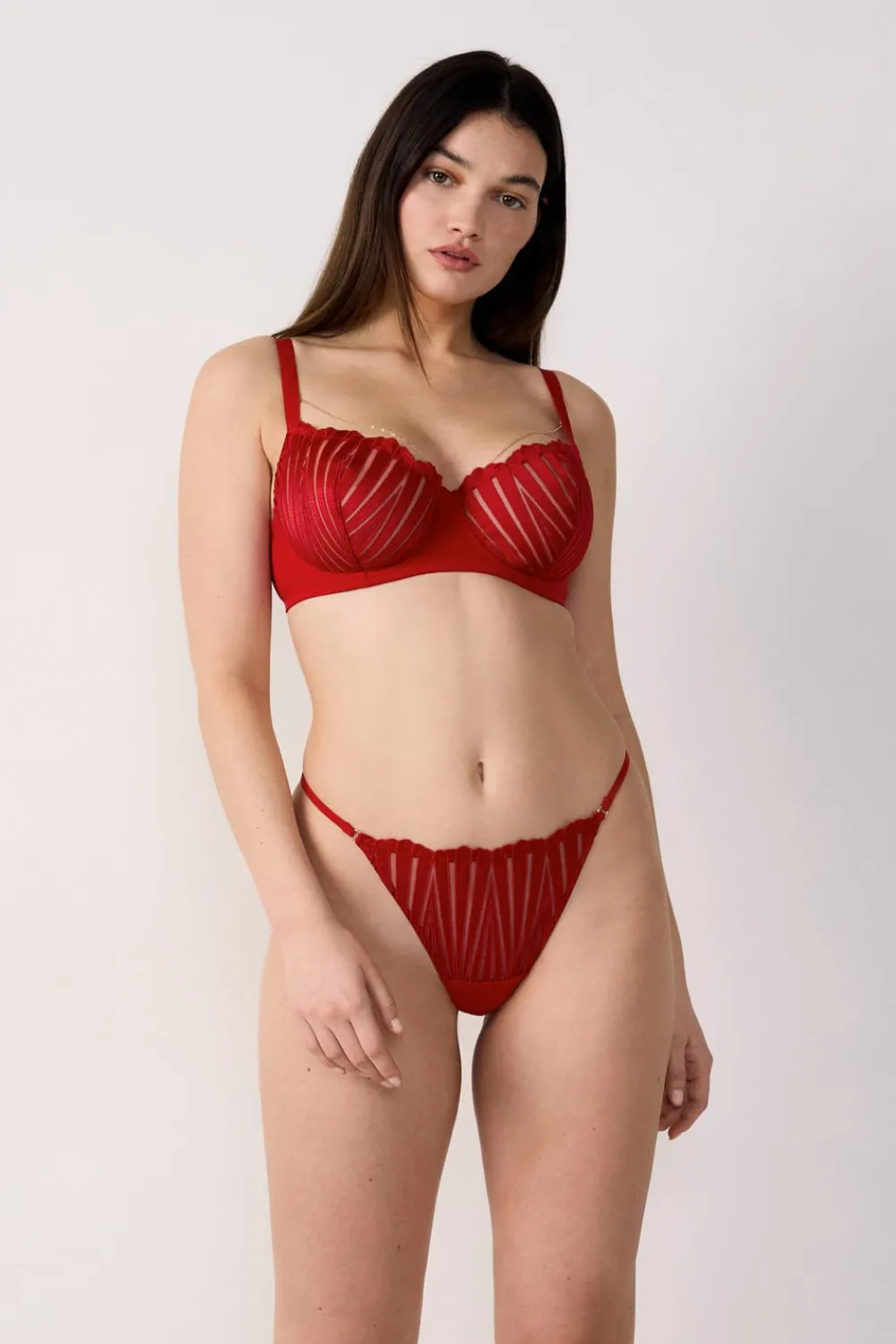 Online ETAM Sujetador Nº 9 - Balconnet con detalles de joyería ROJO