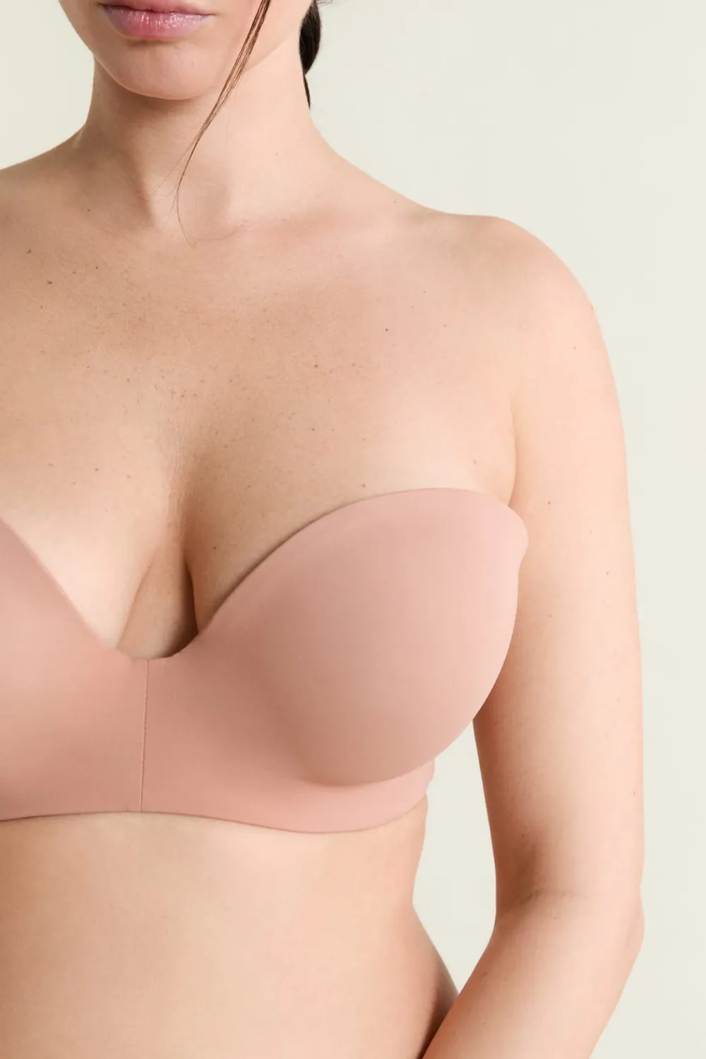 Hot ETAM Sujetador bandeau, copas C-E, tirantes desmontables MAQUILLAJE