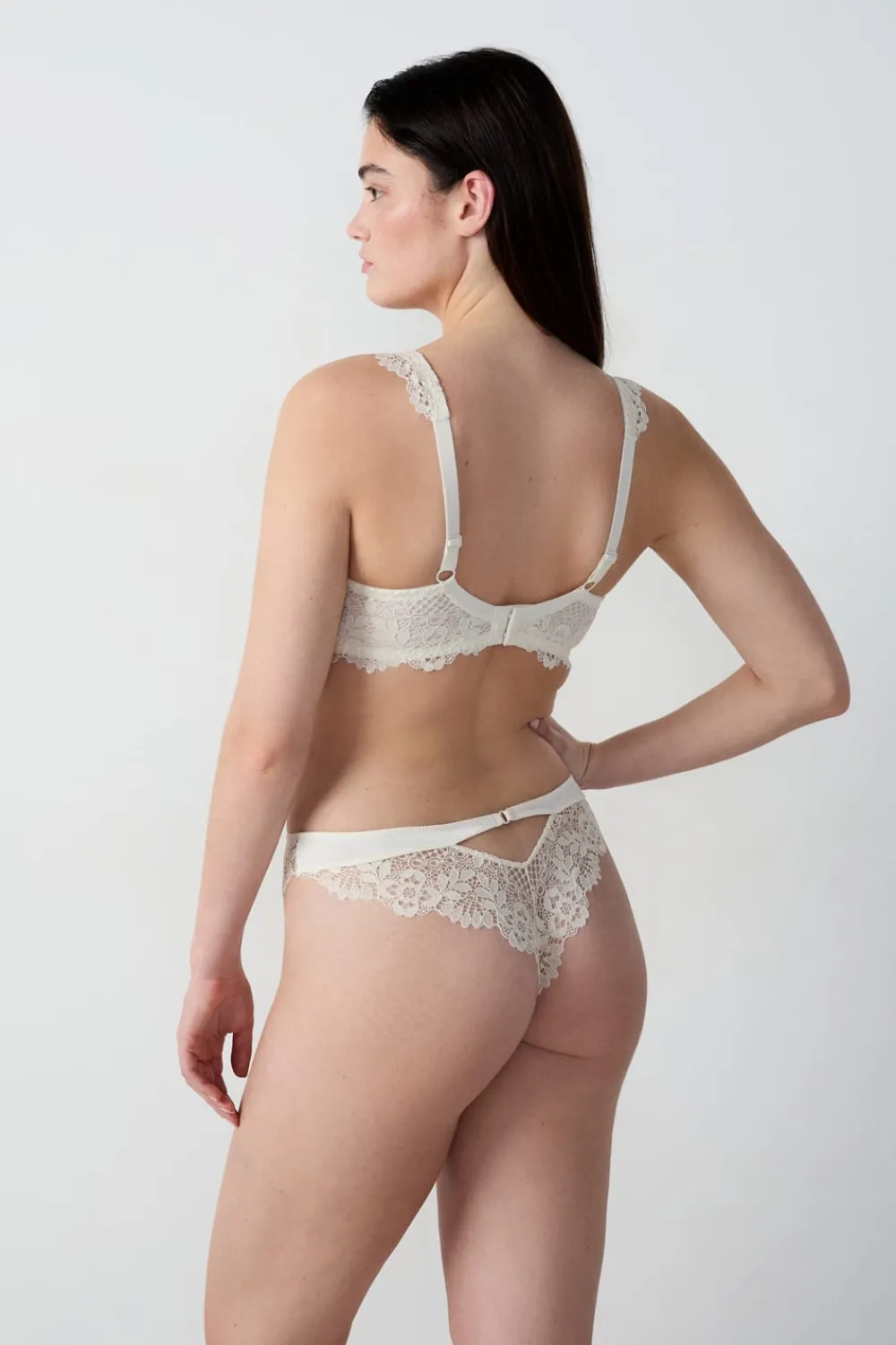 Outlet ETAM Sujetador N. 9 - Balconnet brillante CRUDO