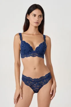 New ETAM Sujetador Nº 2 - Push up escote pronunciado La modelo mide 1m74 y lleva una 90B.