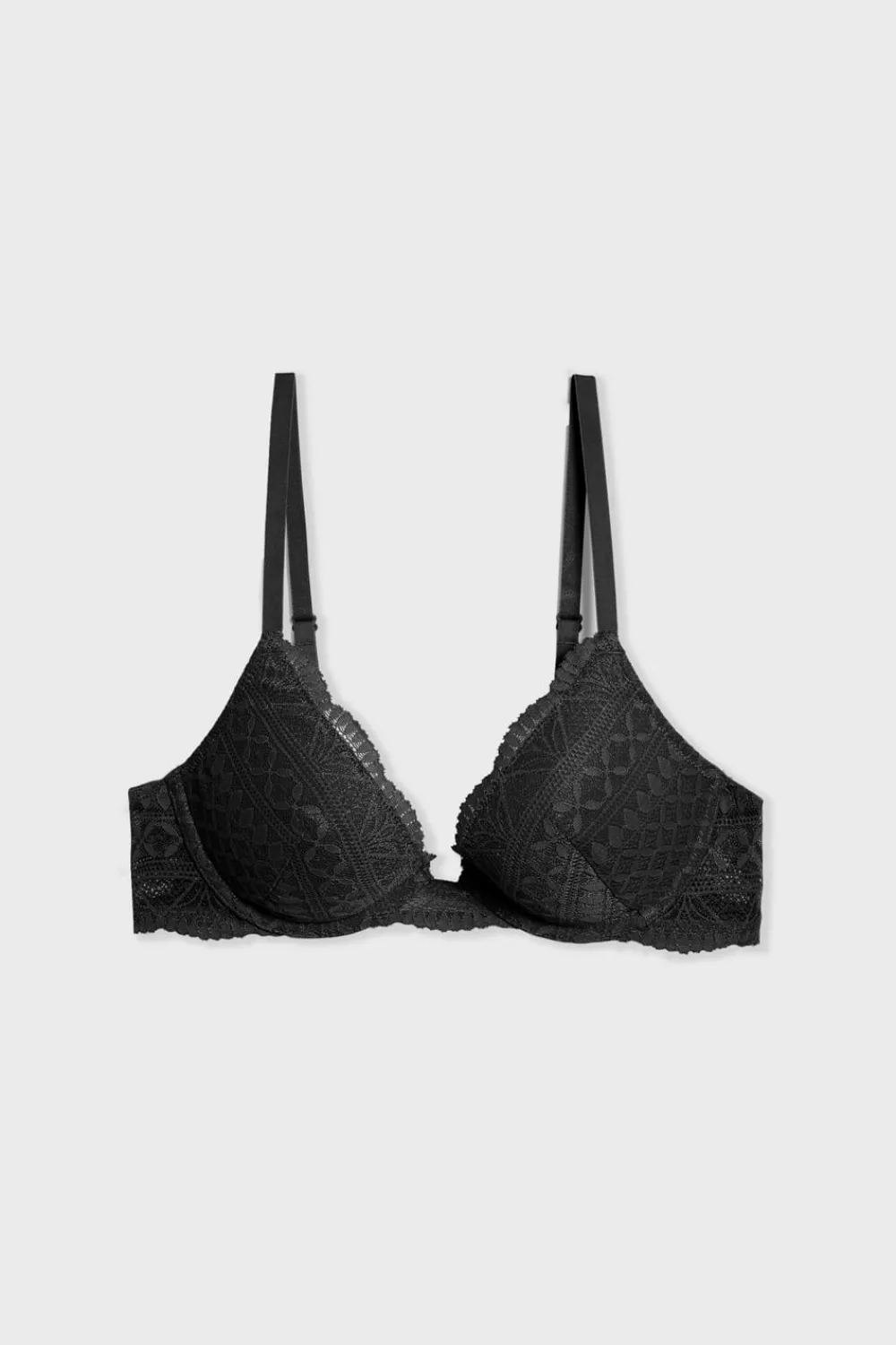 Online ETAM Sujetador Nº 2 - Push up escote pronunciado La modelo mide 1m70 y lleva una 90B.