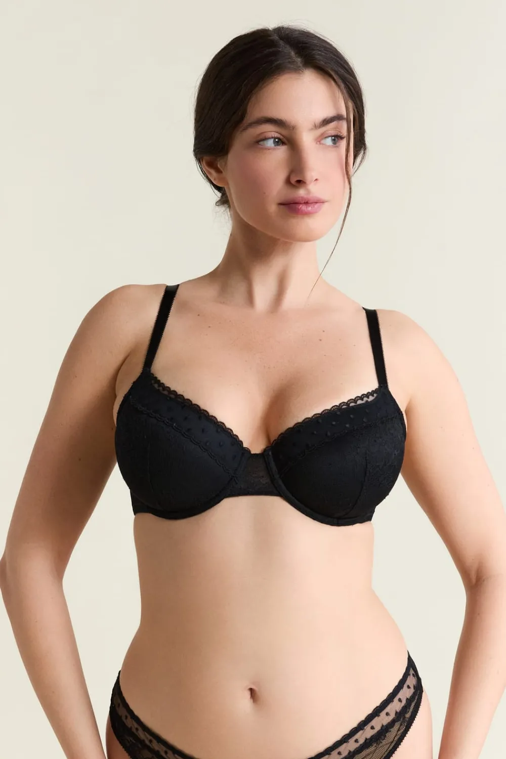 Outlet ETAM Sujetador N.9 - Balconnet con bordado NEGRO