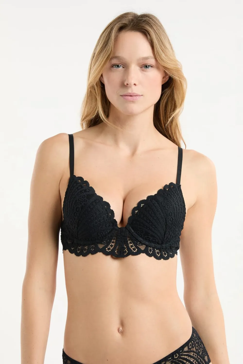 ETAM Sujetador N.2 - El push-up escote pronunciado con bordados NEGRO