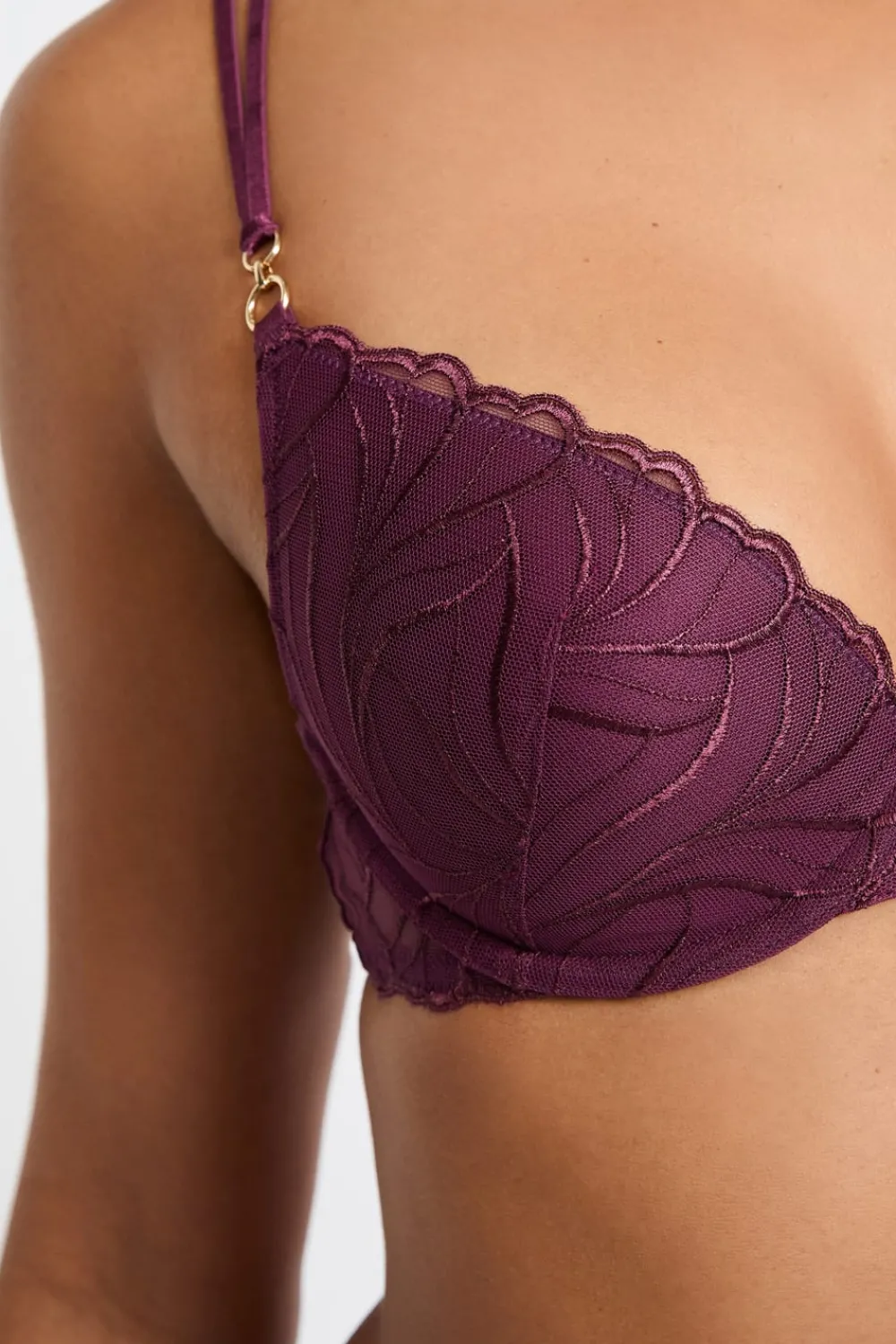Sale ETAM Sujetador N.2: el push-up escote pronunciado con bordado floral MORADO