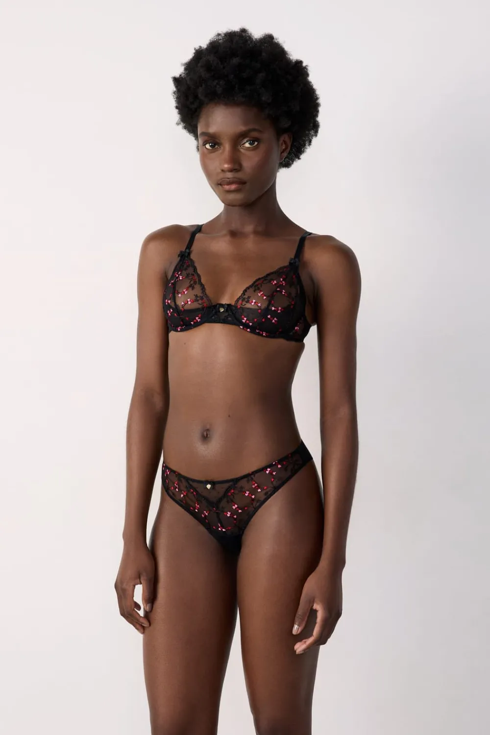 Sale ETAM Sujetador sin relleno de tul bordado NEGRO