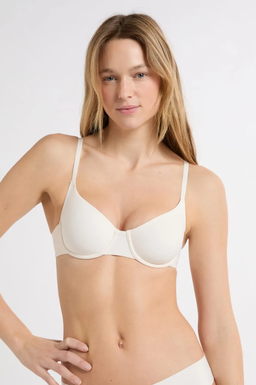 Clearance ETAM Sujetador sin relleno de microfibra CRUDO