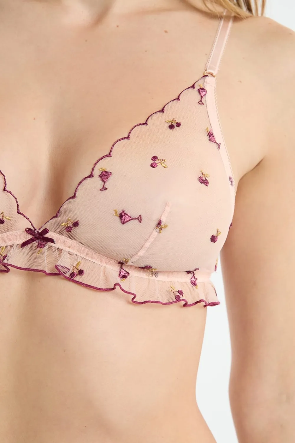 Discount ETAM Sujetador triangular de tul con motivos bordados rosa nude